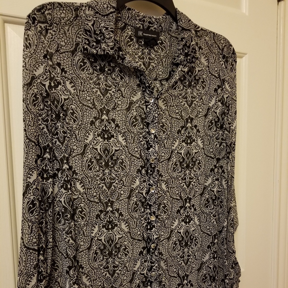 Button down top - Picture 1 of 1